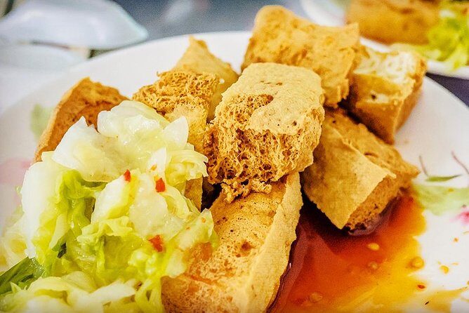 Taipei Food Tour: Night Market & Convenience Store(Food Included) - Stop 1: Meng Jia Night Market near Longshan Temple