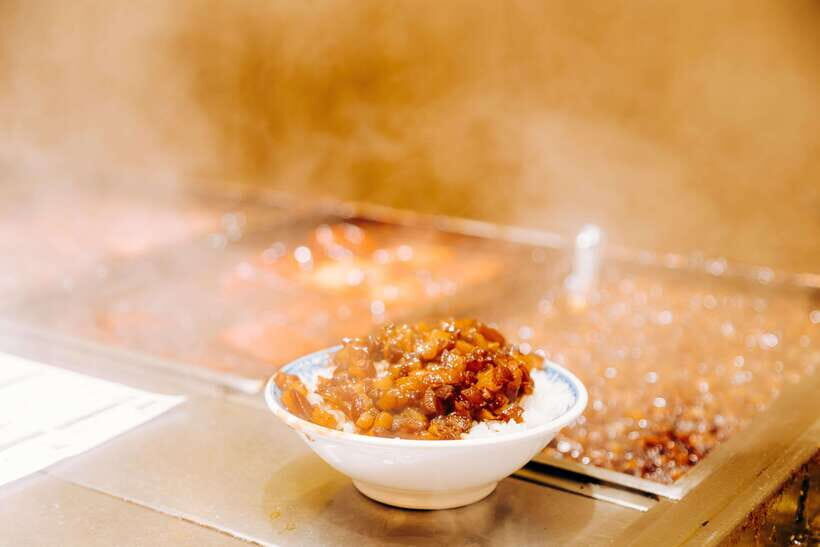 Taipei: Food Tours w/ Top 10 Taiwan Food (Breakfast/Dinner) - Lunch on Dihua Street: Golden Lane flavors plus bubble tea ordering tips