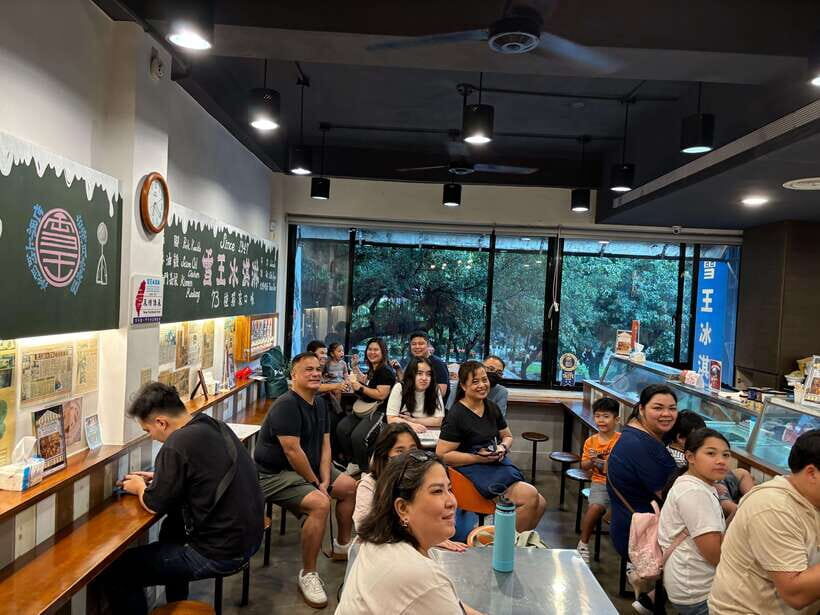Taipei Foodie + History Walking Tour - Taipei North Gate (20 Minutes): History You Can Point At