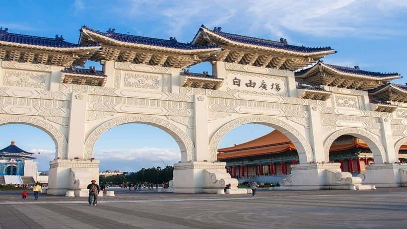 Taipei: Highlight Attractions Walking Tour - Stop-by-stop: what you’ll get from each place