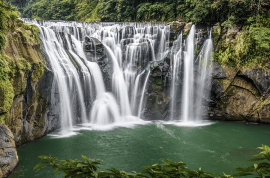 Taipei: Jiufen, Shifen Waterfall and Pingxi Sky Lantern Tour - Pingxi sky lanterns at Shifen Station: the moment you’ll remember