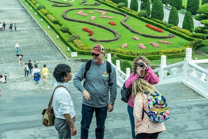 Taipei: Layover Experience With A Local Host - Stop 1: older lanes with apothecaries, tea houses, and restored streets