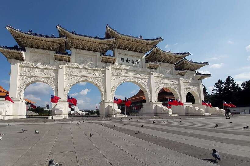 Taipei: Morning City Tour with National Palace Museum Entry - Should You Book This Half-Day Taipei Loop?