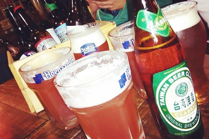 Taipei Nightlife: Taipei Pub Crawls (2 Different Routes) - Getting into the clubs: wristbands and how to use them