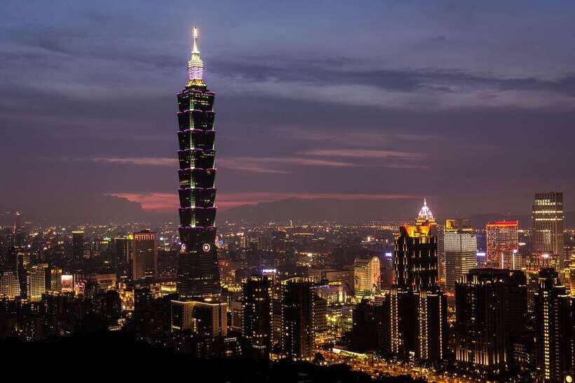 Taipei Private Walking Tour with a Local - Why a Lokafyer walking tour beats the big bus version
