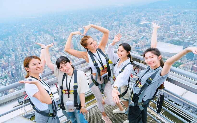 Taipei: Taipei 101 Observatory - Skyline 460 Cloud Walk - Skyline 460 at Taipei 101: What the 50 Minutes Really Feel Like
