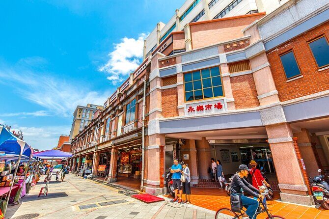 Taipei Taster: Layover Escapes in 4-Hour Private Tour - Longshan Temple: where the city’s spirit shows up fast