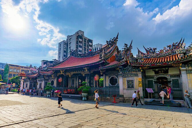 Taipei Touchdown: Make the Most of Your 6-Hour Layover - Chiang Kai-shek Memorial Hall: A Calm Hour With Big Impressions