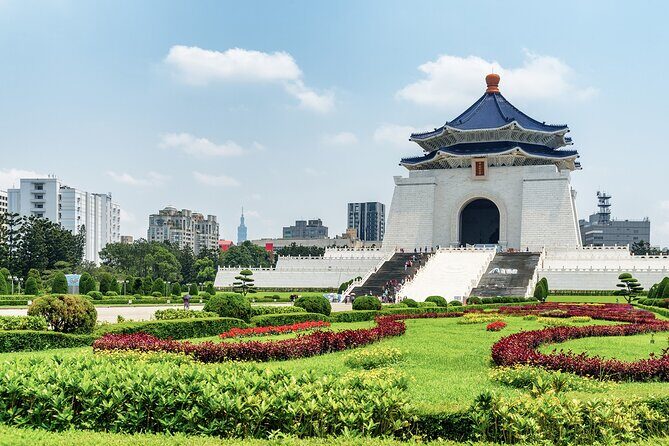 Taipei Touchdown: Make the Most of Your 6-Hour Layover - Longshan Temple: Where the Day Gets More Human