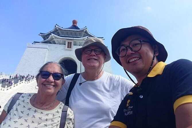 Taipei Touchdown: Make the Most of Your 6-Hour Layover - Guide Quality and Communication: The Real Key to a Smooth Touchdown