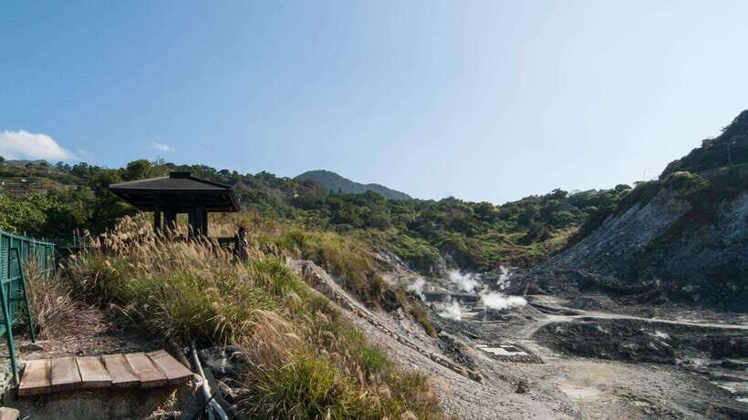 Taipei: Yangmingshan National Park Half-Day Tour - Yangmingshuwu: Chiang Kai-shek’s Villa Meets Mountain Air