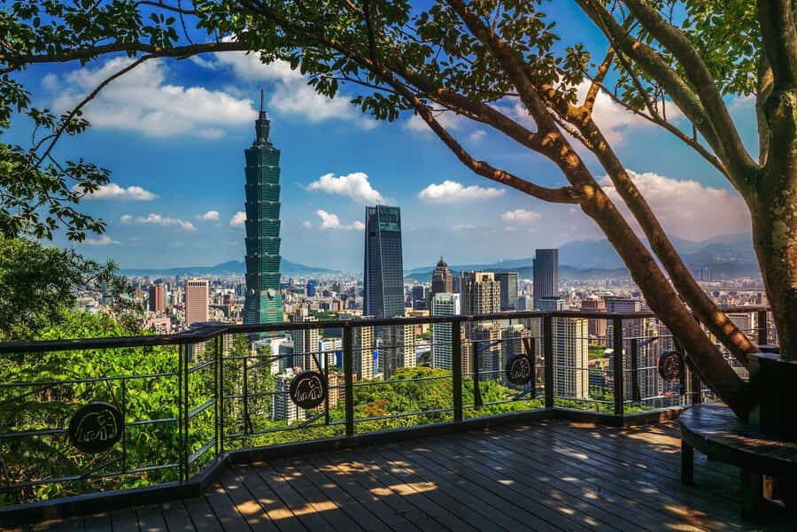 Taiwan Taipei: 8-Hour Customized Taipei City Exploration! - Monastery stop plus temple culture: calmer pacing, better photos