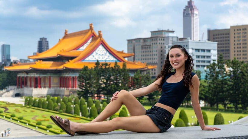 Taiwan Taipei: Quick Photoshoot with Taiwan Photographer - How the Shoot Works: Posing, Direction, and Tempo