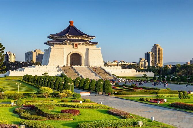Taoyuan Airport (TPE) Private Transfer to Multiple Destinations - Luggage limits you should take seriously (because space is real)