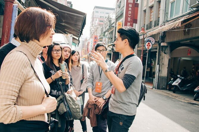 Vintage Taipei - Best of Taiwan & Sunset Walking Tour (Tip-based) - Fa Zho Gong Temple and Xia Hai City God Temple: the Taipei you don’t see from selfies