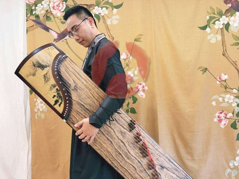 Wear Hanfu and play guzheng - The 10-Minute Video Step: Practice Becomes a Real Keepsake