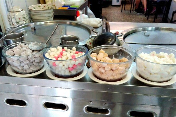 WoknRoll Taipei Walking and Historical Food Tour - Why Dadaocheng and Dihua Street work so well for food