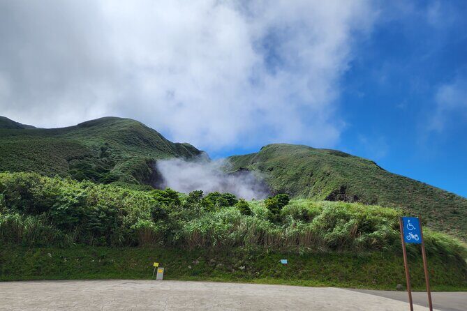 Yamingshan Volcano, Beitou Thermal Valley, Danshui Private Tour - Beitou Thermal Valley (Hell Valley) and the Green Library Morning