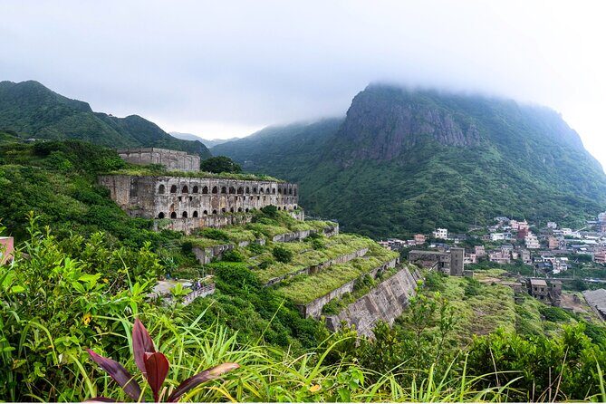 Yehliu, Golden Waterfall, Jiufen, Shifen Day Tour - Yehliu Geopark: the rock formations you’ll recognize from photos
