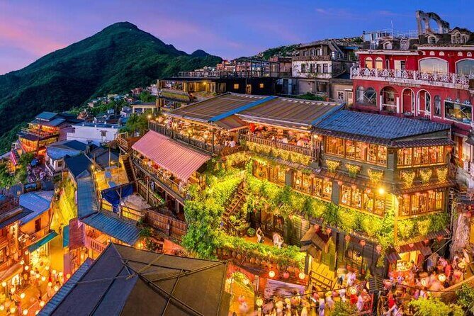 Yehliu, Jiufen & Shifen Taiwans North Coast Day / Night Tour - Yehliu Geopark’s Queen’s Head: how to make 1 hour 40 minutes count
